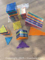 MaxSold Auction: PicassoTiles magnet building toy - Ottawa (Ontario, Canada) SELLER MANAGED Downsizing Online Auction - Zephyr Avenue