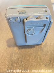 MaxSold Auction: Sony Walkman - Ottawa (Ontario, Canada) SELLER MANAGED Downsizing Online Auction - Zephyr Avenue