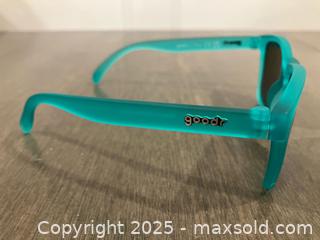 MaxSold Auction: Sunglasses lot - Ottawa (Ontario, Canada) SELLER MANAGED Downsizing Online Auction - Zephyr Avenue