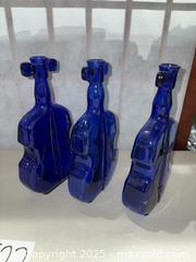 MaxSold Auction: Lot: 3 Cobalt Violin-Shaped Glass Bottles and Matching Plate - Warwick (Rhode Island, USA) SELLER MANAGED Reseller Online Auction - Warwick Avenue