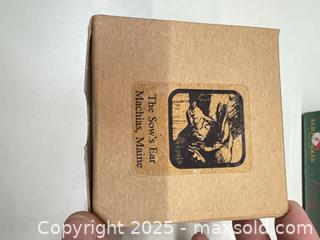 MaxSold Auction: Lot of 12 Holiday Figurines &#38; Ornaments — Old World, Enesco, Hallmark - Warwick (Rhode Island, USA) SELLER MANAGED Reseller Online Auction - Warwick Avenue