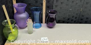 MaxSold Auction: Lot of 5 Decorative Glass Vases &#38; Bottles - Warwick (Rhode Island, USA) SELLER MANAGED Reseller Online Auction - Warwick Avenue