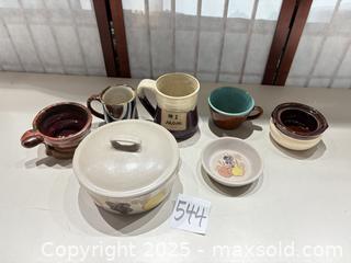 MaxSold Auction: Lot of 7 Assorted Ceramic/Stoneware Tableware - Warwick (Rhode Island, USA) SELLER MANAGED Reseller Online Auction - Warwick Avenue