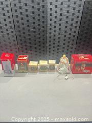 MaxSold Auction: Lot of 7 Mixed Christmas decorative items  - Warwick (Rhode Island, USA) SELLER MANAGED Reseller Online Auction - Warwick Avenue