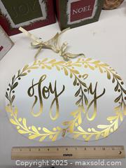 MaxSold Auction: Lot of Christmas Holiday Decorative Items - Warwick (Rhode Island, USA) SELLER MANAGED Reseller Online Auction - Warwick Avenue