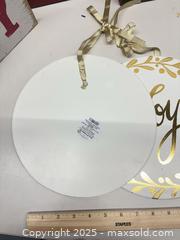 MaxSold Auction: Lot of Christmas Holiday Decorative Items - Warwick (Rhode Island, USA) SELLER MANAGED Reseller Online Auction - Warwick Avenue