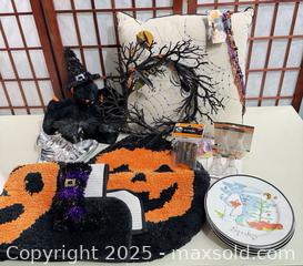 MaxSold Auction: Mixed Lot of Halloween Home Decor - Warwick (Rhode Island, USA) SELLER MANAGED Reseller Online Auction - Warwick Avenue