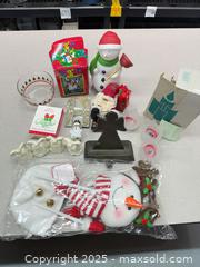 MaxSold Auction: Mixed Lot of Holiday Decorations: Hallmark, Looney Tunes &#38; More - Warwick (Rhode Island, USA) SELLER MANAGED Reseller Online Auction - Warwick Avenue