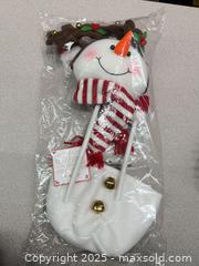 MaxSold Auction: Mixed Lot of Holiday Decorations: Hallmark, Looney Tunes &#38; More - Warwick (Rhode Island, USA) SELLER MANAGED Reseller Online Auction - Warwick Avenue