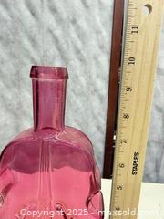 MaxSold Auction: Set of 6 Violin-Shaped Decorative Bottles/Vases - Warwick (Rhode Island, USA) SELLER MANAGED Reseller Online Auction - Warwick Avenue