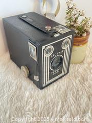 MaxSold Auction: Vintage 1942 Eastman Kodak Brownie Target Six-20 Camera - Toronto (Ontario, Canada) SELLER MANAGED Reseller Online Auction -  Bayview Avenue