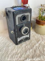 MaxSold Auction: Vintage 1950’s Herbert George Co. Herco Flex 6-20 Box Camera - Toronto (Ontario, Canada) SELLER MANAGED Reseller Online Auction -  Bayview Avenue