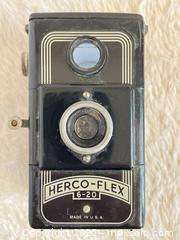 MaxSold Auction: Vintage 1950’s Herbert George Co. Herco Flex 6-20 Box Camera - Toronto (Ontario, Canada) SELLER MANAGED Reseller Online Auction -  Bayview Avenue