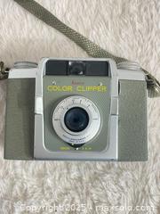 MaxSold Auction: Vintage Ansco Color Clipper 120 Film Camera Retro Photography - Green - Toronto (Ontario, Canada) SELLER MANAGED Reseller Online Auction -  Bayview Avenue