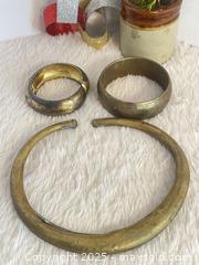 MaxSold Auction: Vintage Brass Bracelets Necklace Collection  - Toronto (Ontario, Canada) SELLER MANAGED Reseller Online Auction -  Bayview Avenue