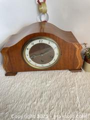 MaxSold Auction: Vintage Canadian Savoy Mantle Clock - Toronto (Ontario, Canada) SELLER MANAGED Reseller Online Auction -  Bayview Avenue