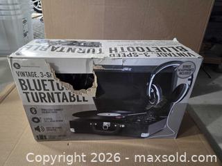 MaxSold Auction: innovative technology. Vintage, 3-Speed Bluetooth Turntable. Black. New. - Vaughan (Ontario, Canada) SELLER MANAGED Commercial Liquidation Online Auction - Nashville Road