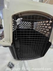 MaxSold Auction: Petmate Kennel 32-Inch 30-50-Pound - Vaughan (Ontario, Canada) SELLER MANAGED Commercial Liquidation Online Auction - Nashville Road