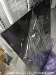 MaxSold Auction: Samsung Television screen 55 inch - Vaughan (Ontario, Canada) SELLER MANAGED Commercial Liquidation Online Auction - Nashville Road