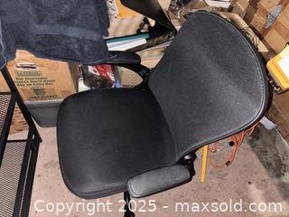 MaxSold Auction: Black Swivel Wheeled Office/Desk Chair — Unbranded - Maple Ridge (British Columbia, Canada) PARTNER MANAGED Estate Sale Online Auction - Blanshard Street (STORAGE)