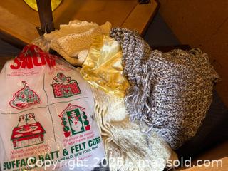 MaxSold Auction: Lot: Buffalo Batt Craft Batting, Pillowcase & Throws (3–5 Items) - Maple Ridge (British Columbia, Canada) PARTNER MANAGED Estate Sale Online Auction - Blanshard Street (STORAGE)