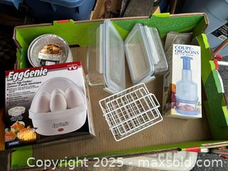 MaxSold Auction: Mixed Kitchen Gadgets & Storage Bundle (6 Pieces) - Maple Ridge (British Columbia, Canada) PARTNER MANAGED Estate Sale Online Auction - Blanshard Street (STORAGE)