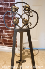 MaxSold Auction: Metal Easel  - Newmarket (Ontario, Canada) SELLER MANAGED Downsizing Online Auction - Amberlee Court