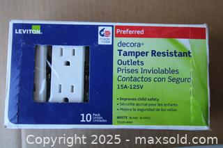 MaxSold Auction: Decora Tamper Resistant Outlets - Orlando (Florida, USA) SELLER MANAGED Downsizing Online Auction - Preserve Dr.