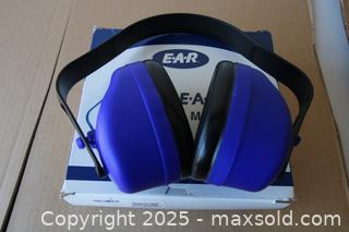 MaxSold Auction: EAR Muff - Orlando (Florida, USA) SELLER MANAGED Downsizing Online Auction - Preserve Dr.