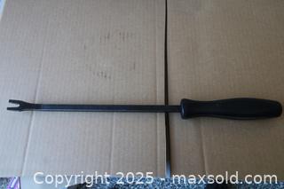 MaxSold Auction: Pry-Bar - Orlando (Florida, USA) SELLER MANAGED Downsizing Online Auction - Preserve Dr.