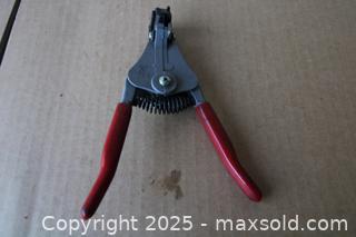 MaxSold Auction: Wire Striper - Orlando (Florida, USA) SELLER MANAGED Downsizing Online Auction - Preserve Dr.