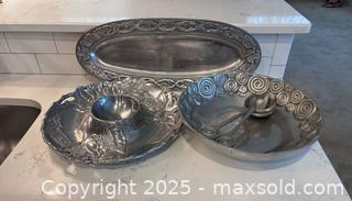 MaxSold Auction: Lot - Salad bowl with tongs, chip and dip dish, platter - Suwanee (Georgia, USA) SELLER MANAGED Estate Sale Online Auction - Laurel Oak Drive