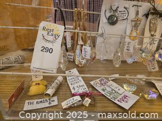 MaxSold Auction: jewellery - Vancouver (British Columbia, Canada) PARTNER MANAGED Commercial Liquidation Online Auction - East Hastings