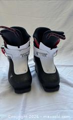 MaxSold Auction: Shoes - Kids HEAD Ski Boots  - Toronto (Ontario, Canada) SELLER MANAGED Downsizing Online Auction - Bright Street