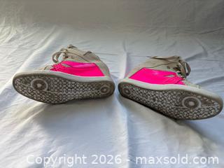 MaxSold Auction: Shoes - Womens Hot Pink Wedge Running Shoes - Toronto (Ontario, Canada) SELLER MANAGED Downsizing Online Auction - Bright Street