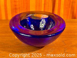 MaxSold Auction: Vintage MCM Kosta Boda &#34;Atoll&#34; Blue Art Glass Bowl. - Hamilton (Ontario, Canada) SELLER MANAGED Estate Sale Online Auction - Gertrude Street