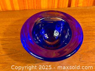 MaxSold Auction: Vintage MCM Kosta Boda &#34;Atoll&#34; Blue Art Glass Bowl. - Hamilton (Ontario, Canada) SELLER MANAGED Estate Sale Online Auction - Gertrude Street