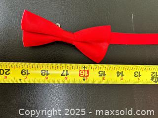 MaxSold Auction: Collection of Men’s Bow Ties & Ascots – Arrow, Bowties by Scotch, Royal Rust Resistant, Si - Toronto (Ontario, Canada) SELLER MANAGED Moving Online Auction - 1/2  Wellesley Street East