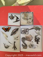 MaxSold Auction: Large Lot of Sterling Silver (.925) Brooches & Pins – Birds 17 Sterling silver 925 brooches - Toronto (Ontario, Canada) SELLER MANAGED Moving Online Auction - 1/2  Wellesley Street East