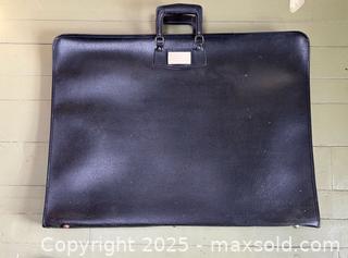 MaxSold Auction: Large Vintage Black Leather Portfolio / Artist Case – Zip Closure  - Toronto (Ontario, Canada) SELLER MANAGED Moving Online Auction - 1/2  Wellesley Street East