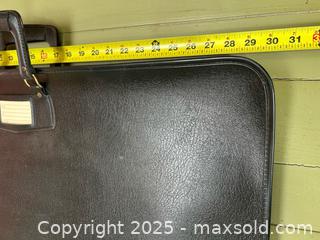 MaxSold Auction: Large Vintage Black Leather Portfolio / Artist Case – Zip Closure  - Toronto (Ontario, Canada) SELLER MANAGED Moving Online Auction - 1/2  Wellesley Street East