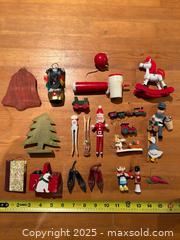 MaxSold Auction: Lot of Vintage & Handcrafted Christmas Ornaments – 20+ Pieces - Toronto (Ontario, Canada) SELLER MANAGED Moving Online Auction - 1/2  Wellesley Street East