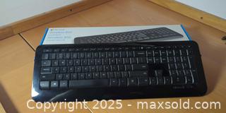 MaxSold Auction: Microsoft Wireless Keyboard 850 – Full-Size Keyboard (Model 850) - Toronto (Ontario, Canada) SELLER MANAGED Moving Online Auction - 1/2  Wellesley Street East