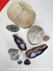 MaxSold Auction: Mixed Natural Specimens & Stone Objects – Agate Slices, Fossils & Carved Stone Pieces  - Toronto (Ontario, Canada) SELLER MANAGED Moving Online Auction - 1/2  Wellesley Street East