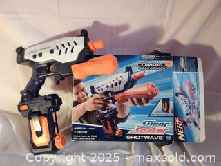MaxSold Auction: Nerf Super Soaker “Shotwave” Water Blaster with Original Box  - Toronto (Ontario, Canada) SELLER MANAGED Moving Online Auction - 1/2  Wellesley Street East