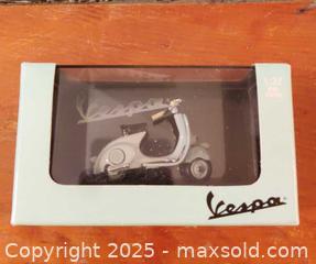 MaxSold Auction: Vespa 1:32 Die-Cast Model Scooter (New in Box) - Toronto (Ontario, Canada) SELLER MANAGED Moving Online Auction - 1/2  Wellesley Street East