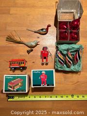 MaxSold Auction: Vintage Christmas Ornaments & Schylling Tin Toys Lot - Toronto (Ontario, Canada) SELLER MANAGED Moving Online Auction - 1/2  Wellesley Street East