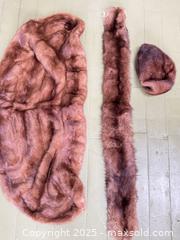 MaxSold Auction: Vintage Creeds Furs Genuine Fur Cape, Matching Stole & Hat Set  - Toronto (Ontario, Canada) SELLER MANAGED Moving Online Auction - 1/2  Wellesley Street East