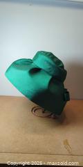 MaxSold Auction: Vintage Emerald Green Wide-Brim Ladies Hat with Structured Crown and Bow - Toronto (Ontario, Canada) SELLER MANAGED Moving Online Auction - 1/2  Wellesley Street East