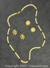 MaxSold Auction: Vintage gold-tone &#38; pearl costume jewelry - Hatboro (Pennsylvania, USA) PARTNER MANAGED Estate Sale Online Auction -  Jacksonville Road